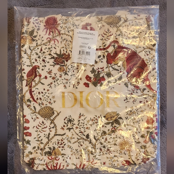 Dior Tiger Canvas Tote New, Unopened - Picture 2 of 4